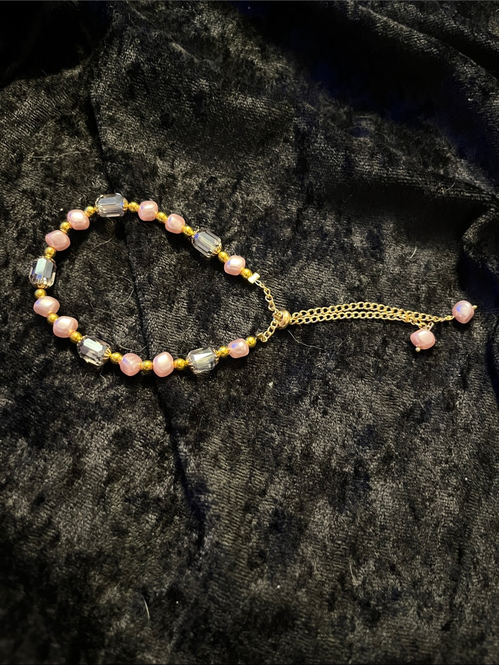 Gold Chain Bracelet with Pink Pearls and Clear Beads